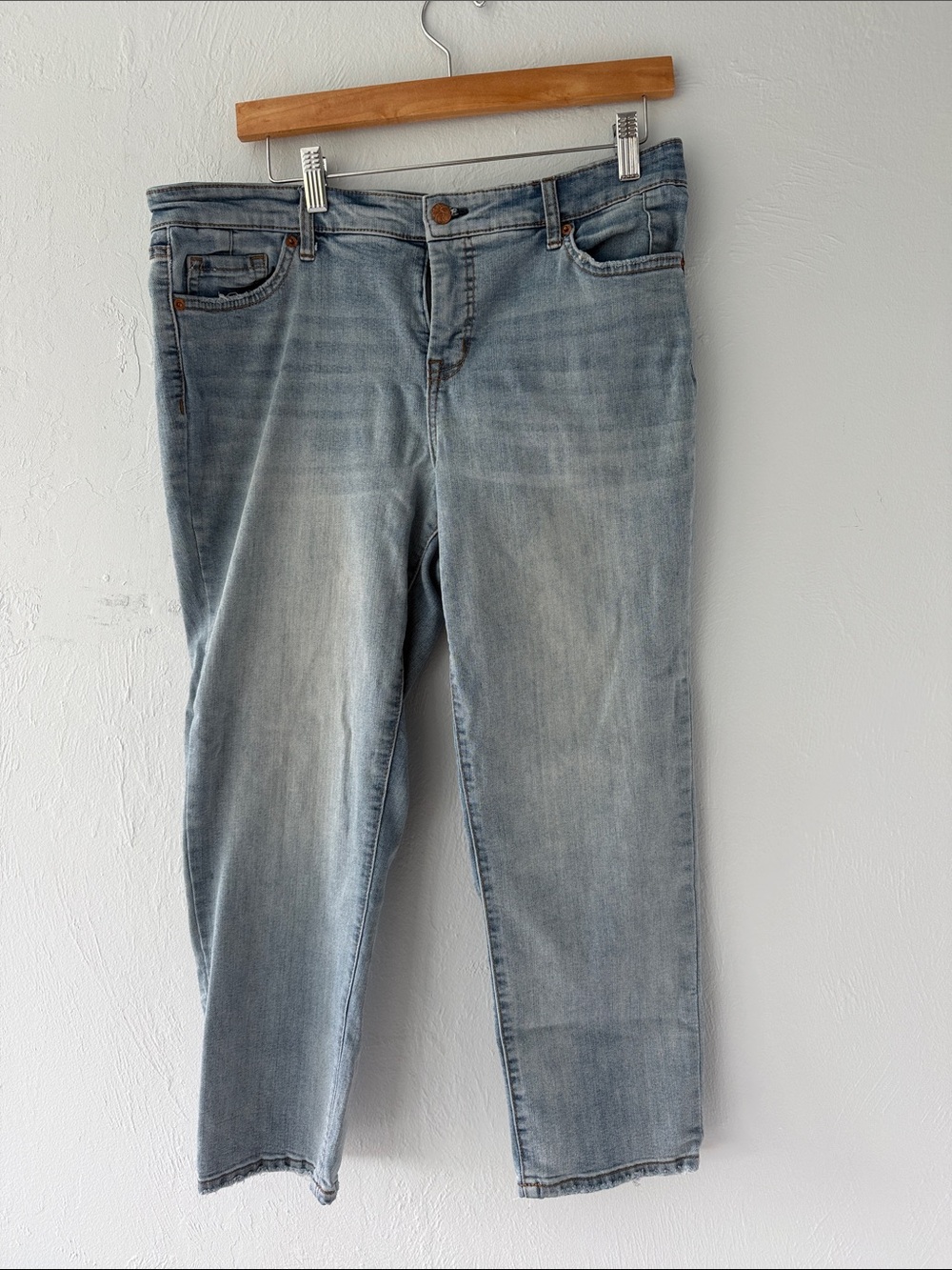 Jessica Simpson Light Blue Cropped Ankle Jeans